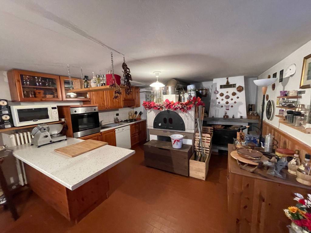 Villa a Santa maria maggiore in Via Vittorio Veneto, 17 - Foto 3