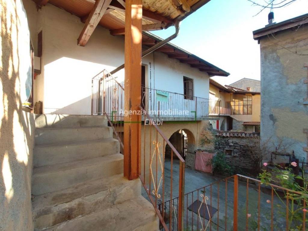 Casa indipendente a Gignese in Via Iv Novembre, 23 - Foto 3