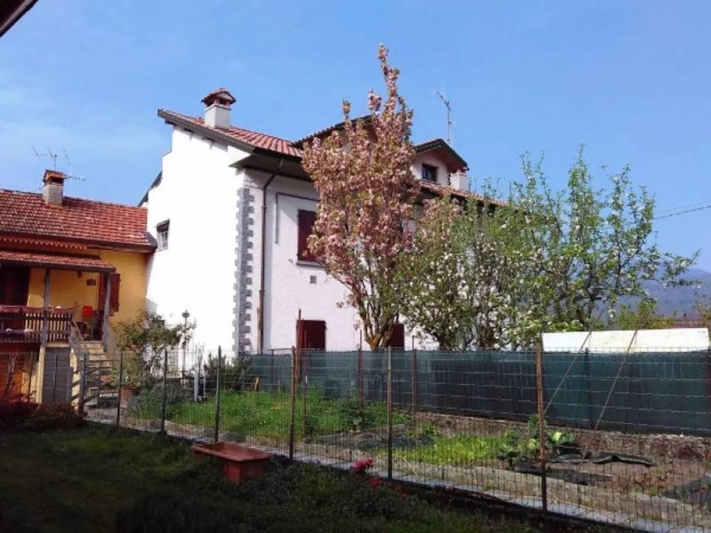 Appartamento a Brovello-carpugnino in Via Don G. Falciola, 73 - Foto 2