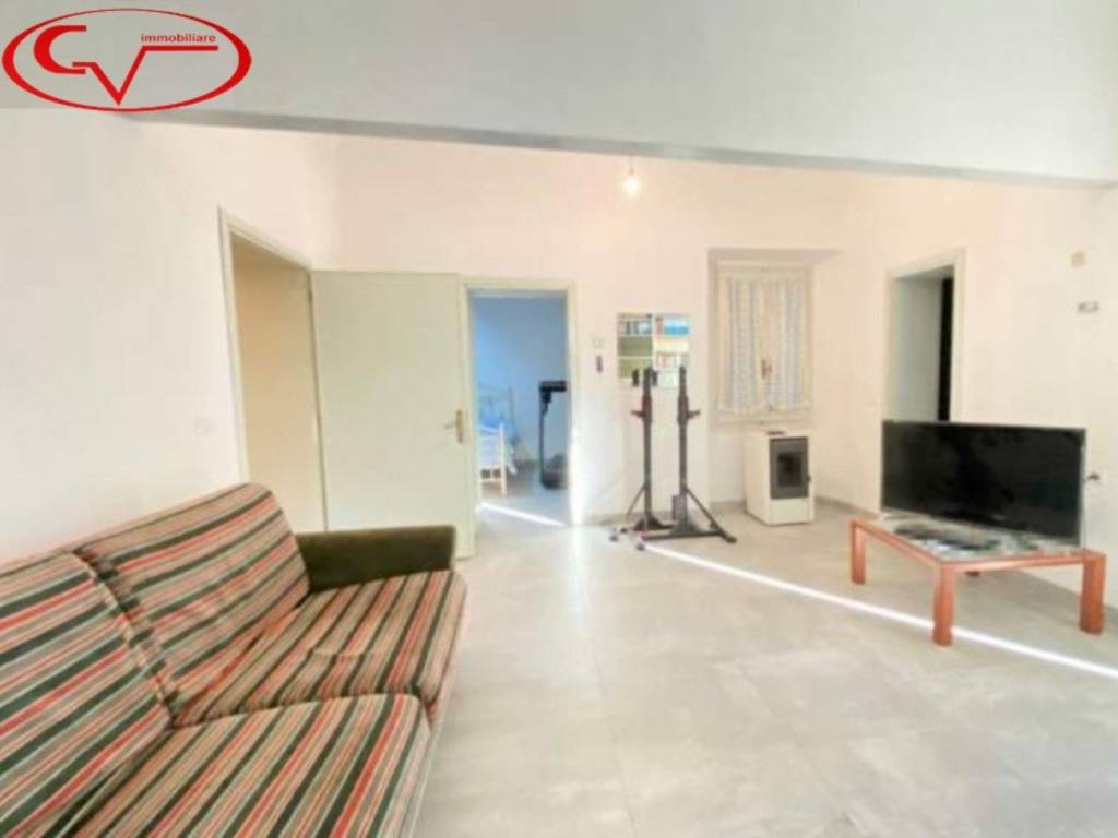 Appartamento a Montevarchi in Piazza Vittorio Veneto - Foto 4