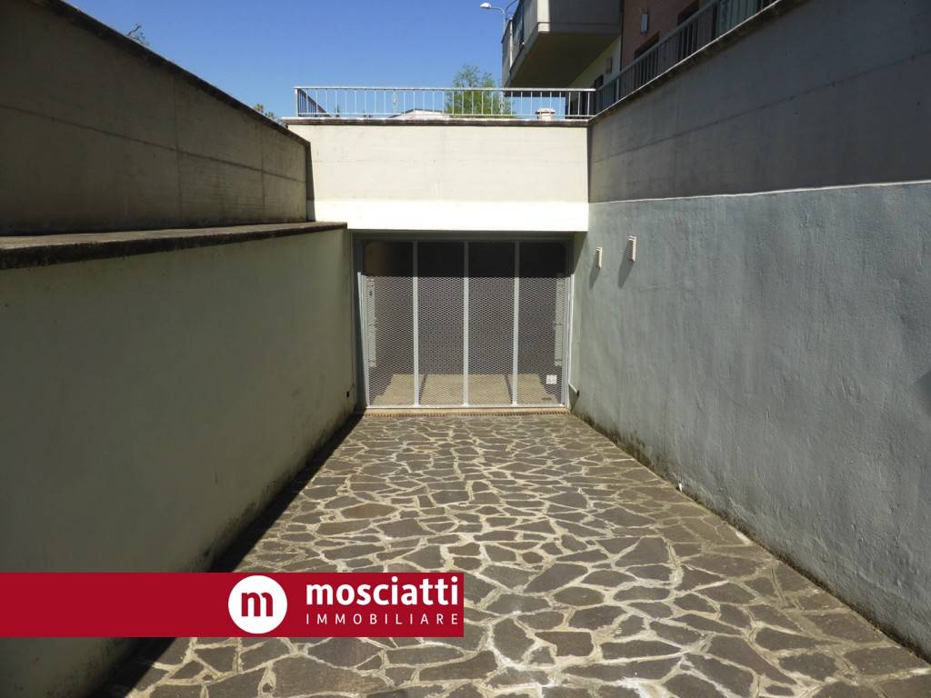 Box / garage a Matelica in Via Francesco Nuzi - Foto 2