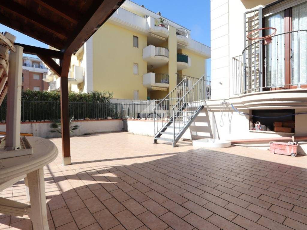 Appartamento a Martinsicuro in Via Terracini, 2 - Foto 3