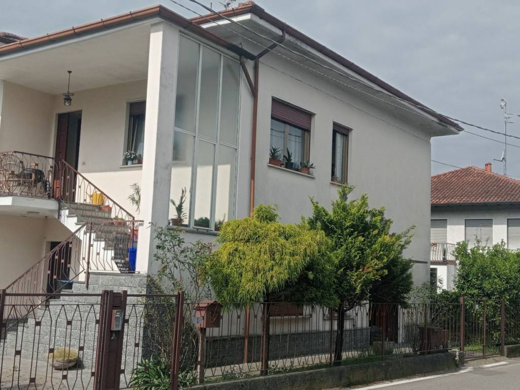 Villa a Castelletto sopra ticino in Via Aronco - Foto 2