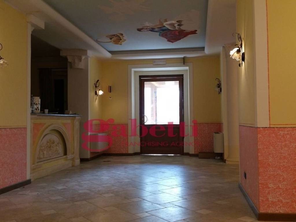 Palazzo / stabile a Arta terme in Via Marconi, 1 - Foto 3
