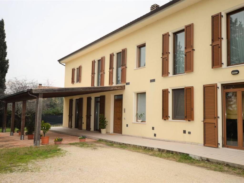 Villa a San marcello in Strada Provinciale dell'Acquasanta - Foto 2