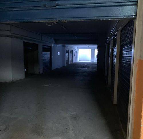 Box / garage a Avellino in Via De Guglielmo - Foto 2