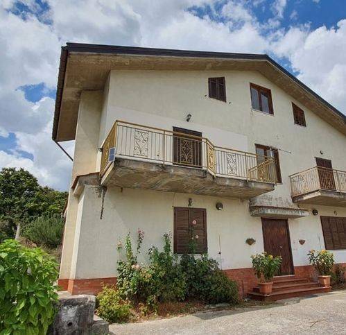 Villa a Monteforte irpino in Via Finestrelle - Foto 2
