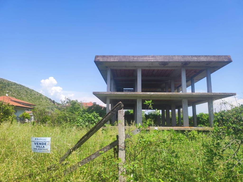 Villa a Minturno in Via Carlo III di Borbone - Foto 2