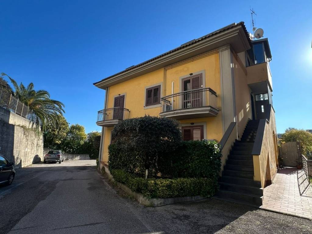 Attico / mansarda a Salerno in Via degli Etruschi - Foto 3