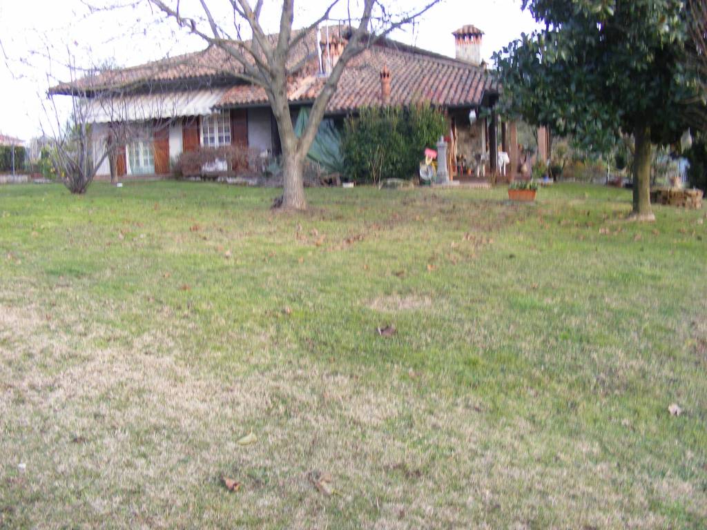 Villa a Divignano in Via 25 Aprile - Foto 2