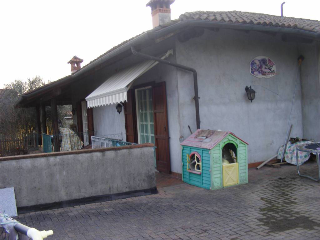 Villa a Divignano in Via 25 Aprile - Foto 4