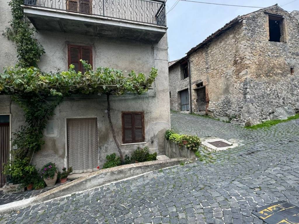 Casa indipendente a Carsoli in Via San Pietro - Foto 2