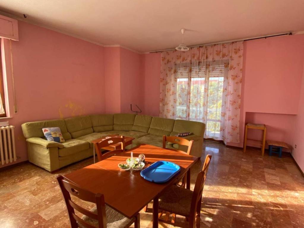 Appartamento a Montegiorgio in via piane - Foto 2