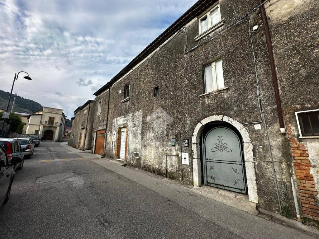 Casa indipendente a Montesarchio in Via Pini, 11 - Foto 2