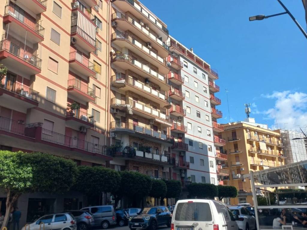 Appartamento a Taranto in Via Liguria, 27 - Foto 2