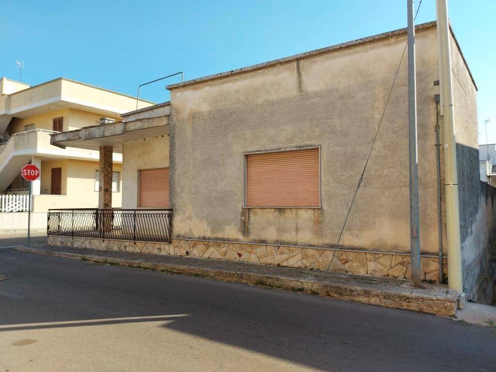 Casa indipendente a Melendugno in Via Alessandro Volta, 9 - Foto 2