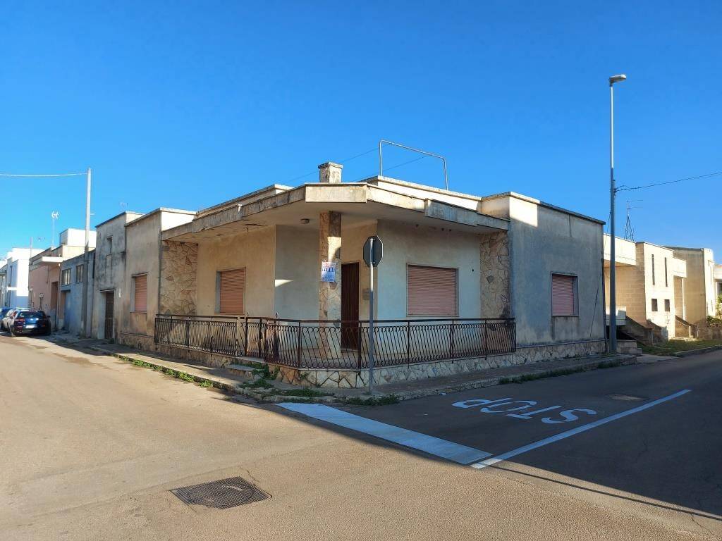 Casa indipendente a Melendugno in Via Alessandro Volta, 9 - Foto 4
