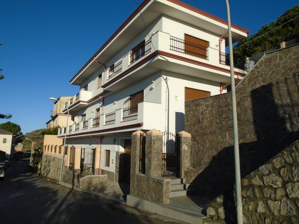 Villa a Nicotera in Via Stazione Scalo Fs - Foto 2