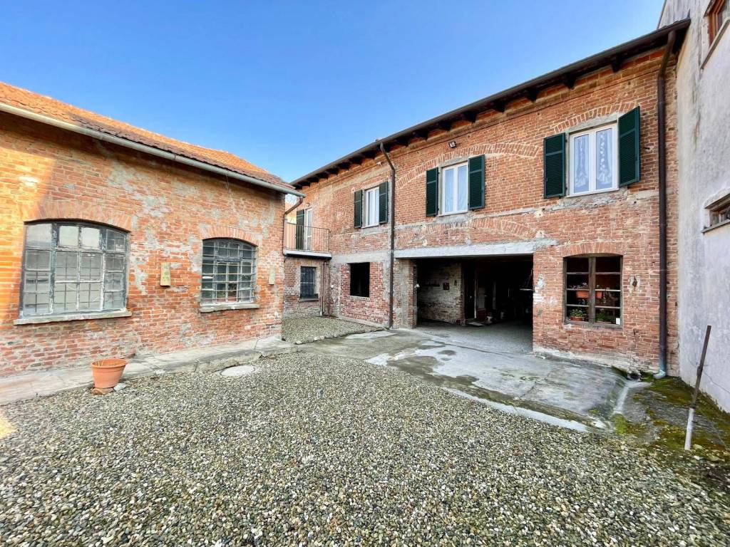 Casa indipendente a Alessandria in STRADA ACQUI, 145 - Foto 2