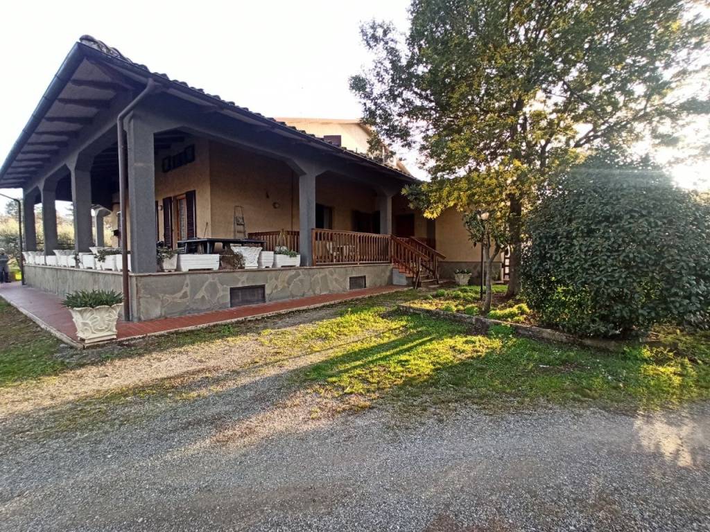 Villa a Castiglione del lago in Via Roma - Foto 2