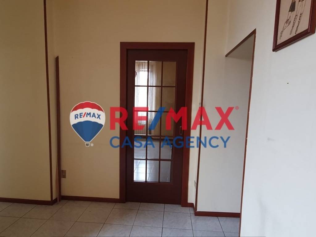 Appartamento a Varese in Via Francesco Crispi, 76 - Foto 2