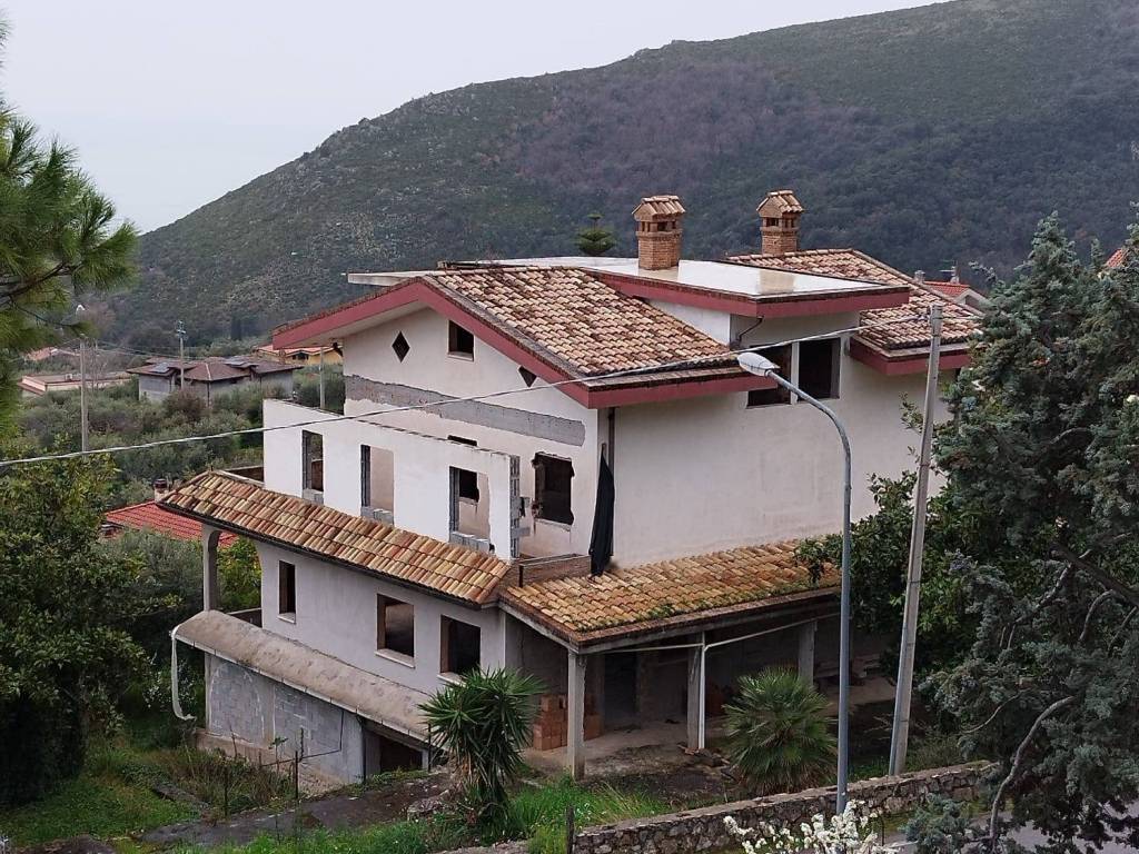 Villa a Formia in Strada Provinciale Formia-Castellonorato - Foto 3