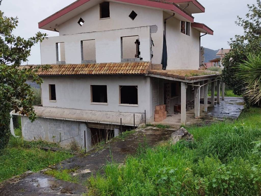 Villa a Formia in Strada Provinciale Formia-Castellonorato - Foto 4