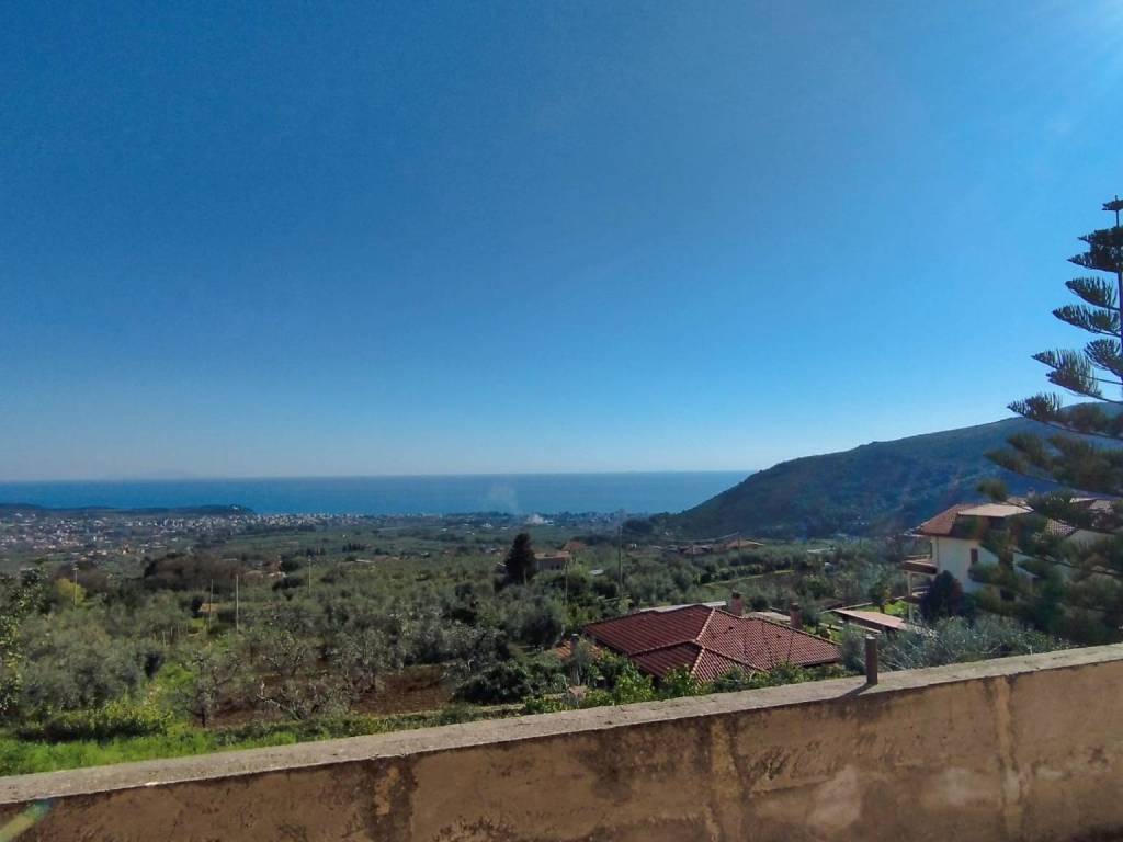 Villa a Formia in Strada Provinciale Formia-Castellonorato - Foto 5