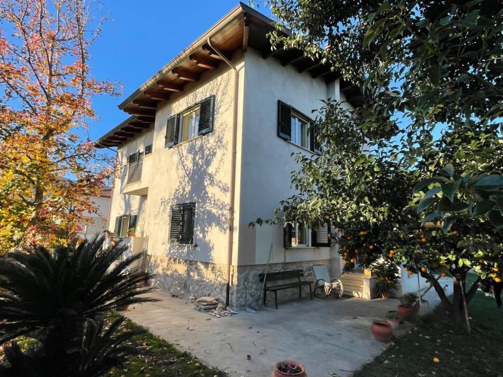 Villa a Fondi in Via Ponte Gagliardo, 81 - Foto 2