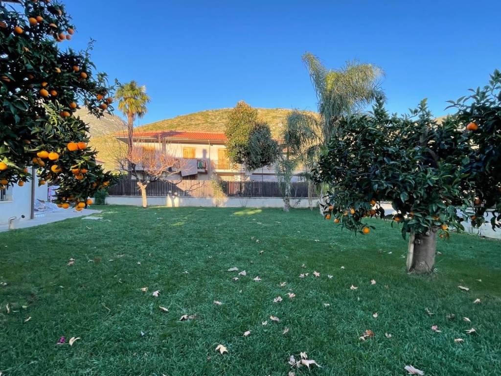 Villa a Fondi in Via Ponte Gagliardo, 81 - Foto 4