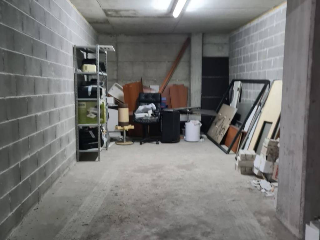 Box / garage a Battipaglia in Via Federico Confalonieri - Foto 2
