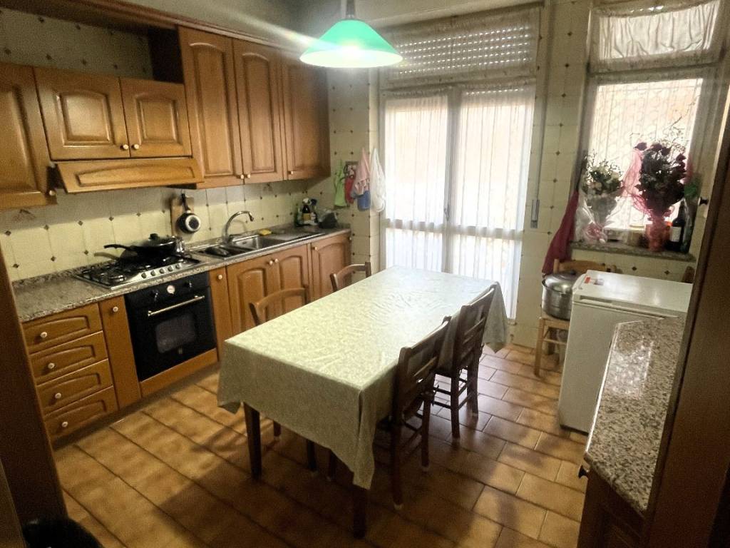 Appartamento a Trezzano sul naviglio in Piazza San Lorenzo, 41 - Foto 3