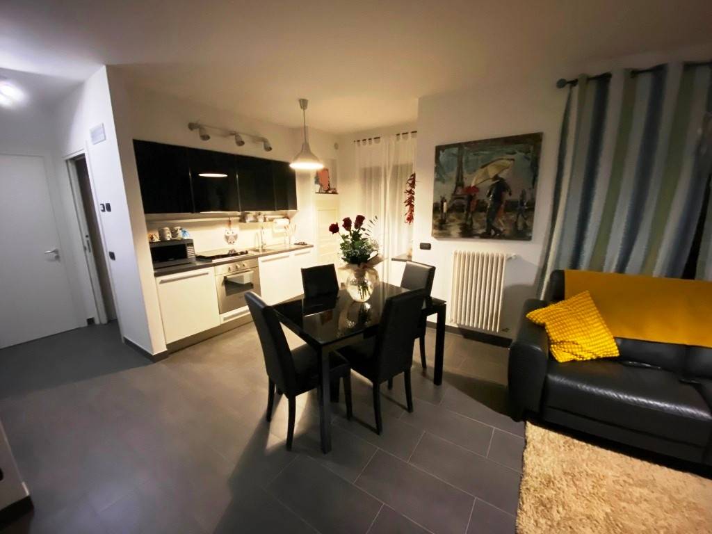 Appartamento a Casamassima in Via Avvocato Michele Zella-Milillo, 6 - Foto 2