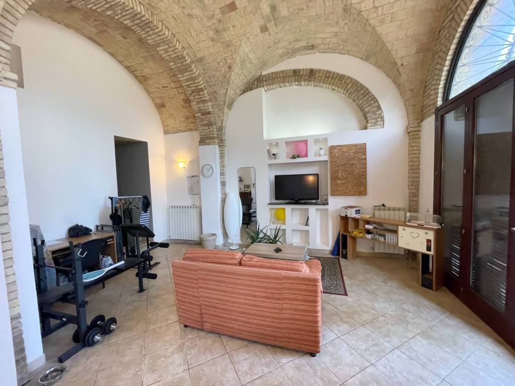 Appartamento a Mosciano sant'angelo in Via Sotto le Mura - Foto 3