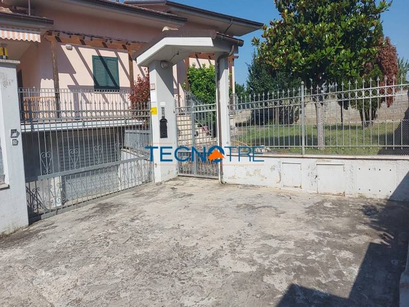Villa a Corropoli in Via Melchiorre Delfico, 19 - Foto 3