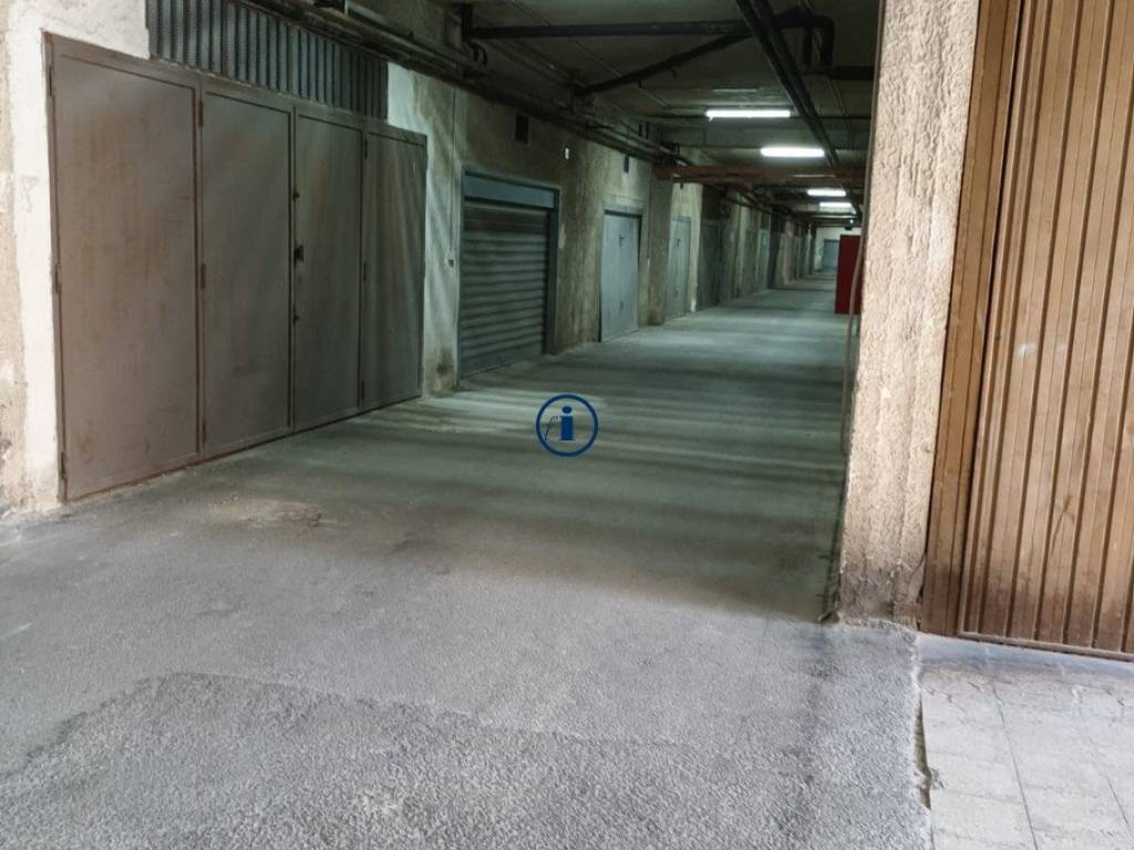 Box / garage a Maddaloni in Via Emanuele Campolongo, 43 - Foto 4