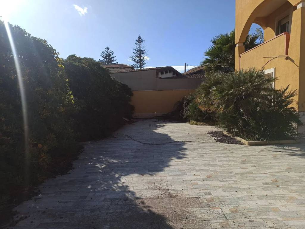 Villa a Noto in Viale Vitaliano Dilorenzo, 27 - Foto 4