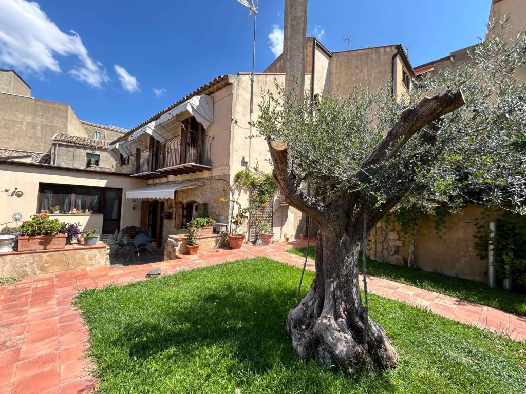 Casa indipendente a Enna in VIA ORFANOTROFIO, 10 - Foto 3