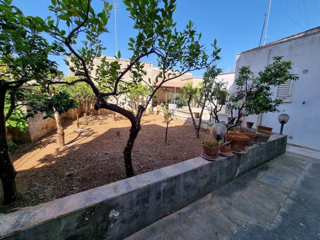 Villa a Copertino in Via Piero Maroncelli - Foto 4