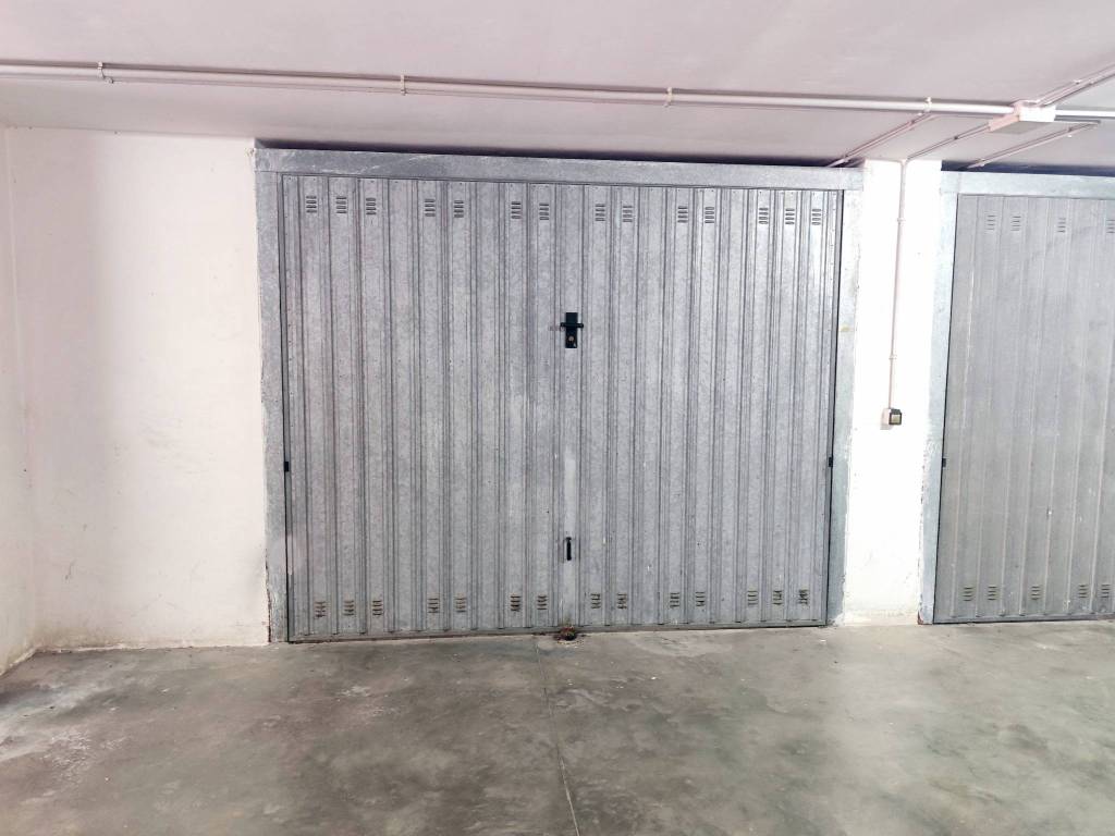 Box / garage a Acquaviva delle fonti in Via Senatore Silvio Cirielli, 11 - Foto 3