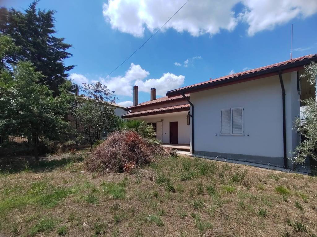 Villa a Città sant'angelo in Strada Gaglierano, 92 - Foto 2