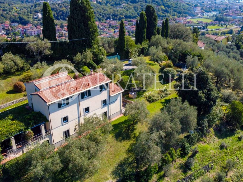 Villa a Sarzana in Via Monte D'Armolo, 6 - Foto 2