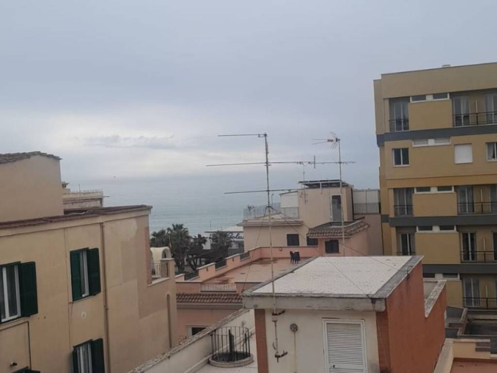 Appartamento a Ladispoli in Via Odescalchi - Foto 2