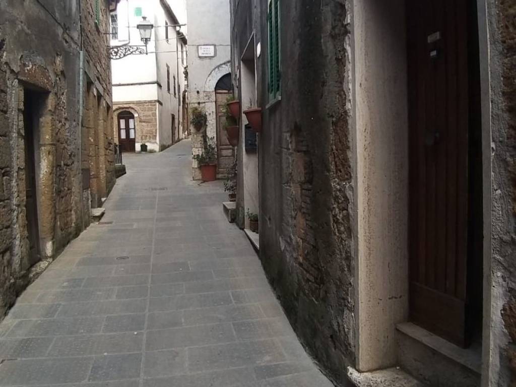 Appartamento a Pitigliano in Via Generale Orsini - Foto 2