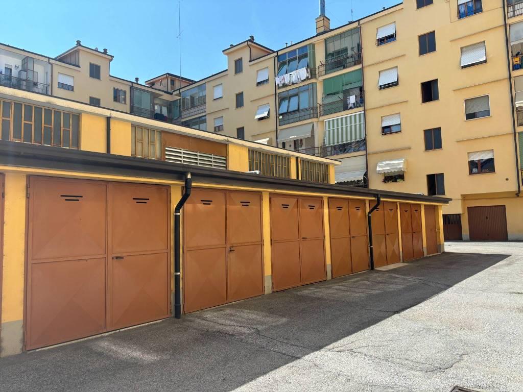 Box / garage a Cuneo in Via Antonio Stoppani, 16 - Foto 2