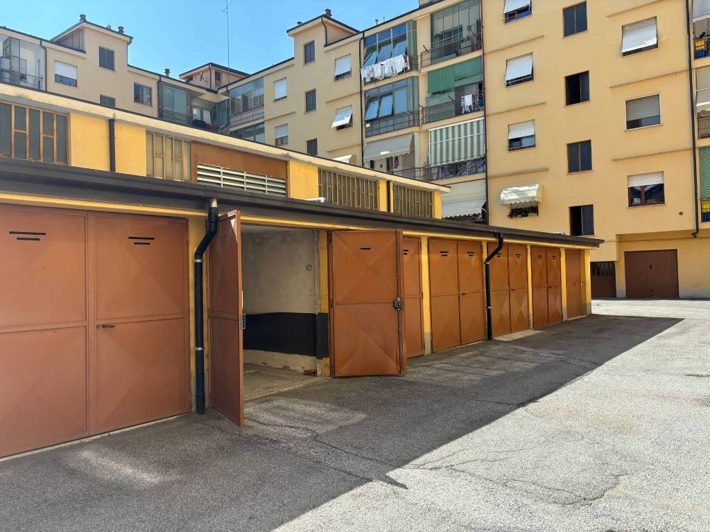 Box / garage a Cuneo in Via Antonio Stoppani, 16 - Foto 3