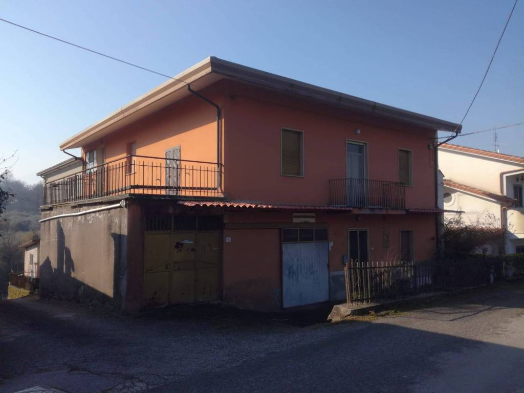 Villa a Ferentino in Via Fresine Vasciotte - Foto 3