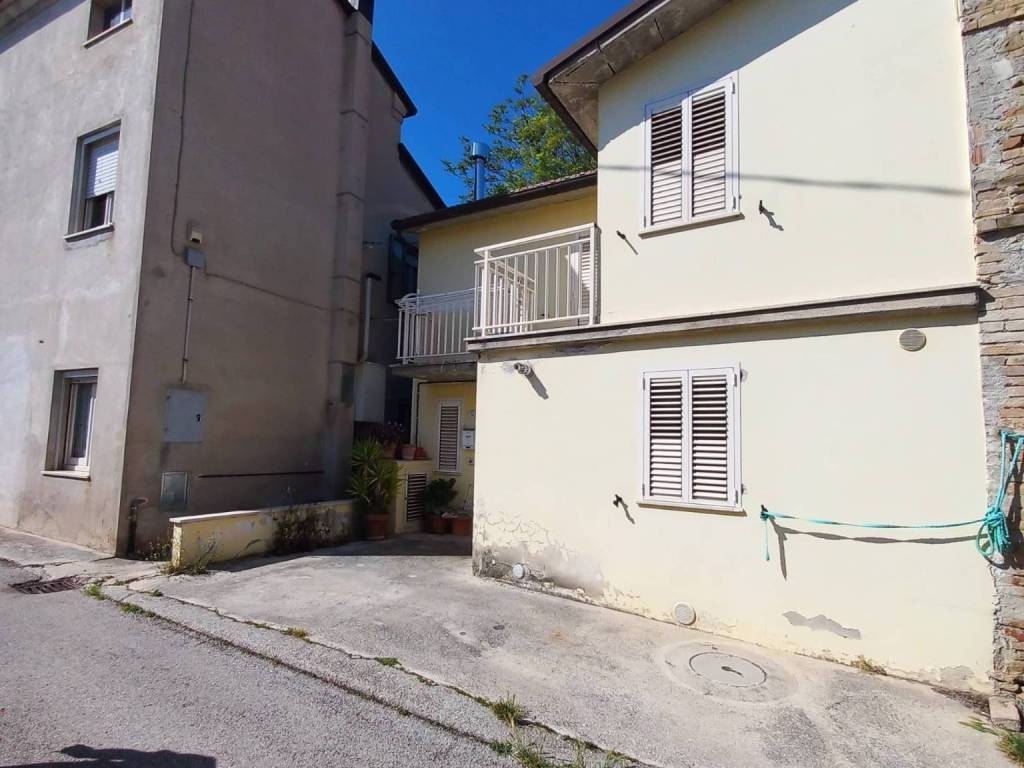 Casa indipendente a Montegiorgio in località Monteverde via Case - Foto 3