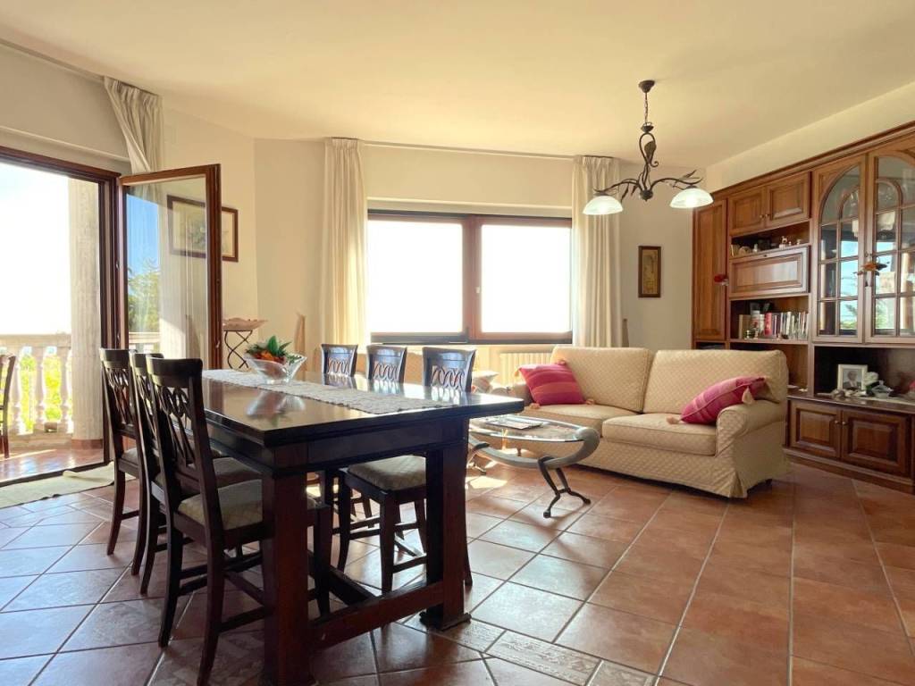 Villa a Cupra marittima in Via San Silvestro, 127 - Foto 3