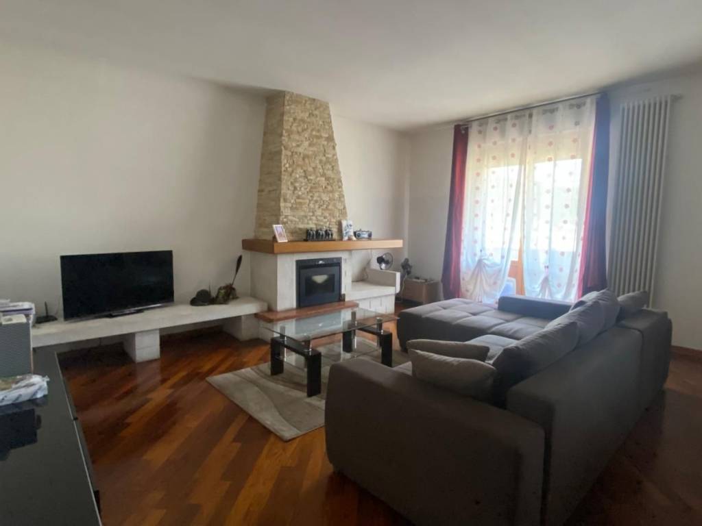 Appartamento a Cornedo vicentino in Via Monte Ortigara, 42 - Foto 2